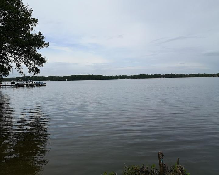 Restaurant und Cafe "Am See"