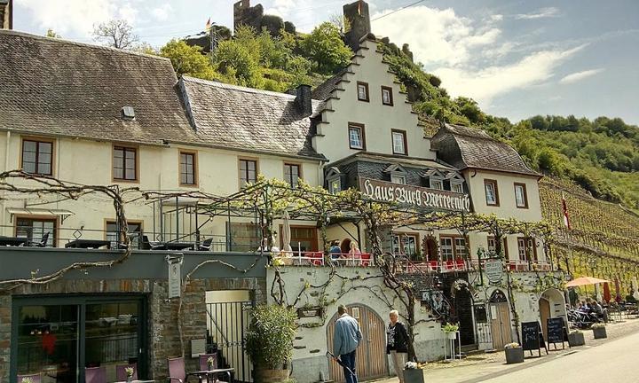 Zur Burg Eltz