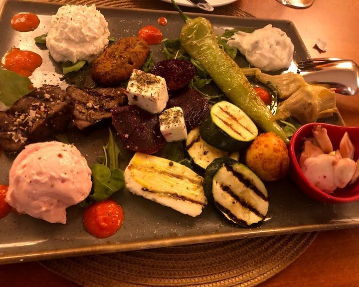 Mediterran Grill Restaurant Tuana